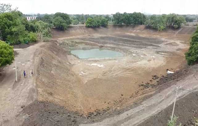 जल स्रोतों के निर्माण कार्य तेज गति से किये जा रहे हैं पूरे