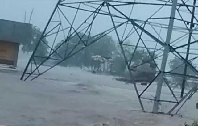फुलफॉर्म में आया मॉनसून, मध्य प्रदेश के कई जिलों में मूसलाधार बारिश, मुरैना-टीकमगढ़ में बाढ़ जैसे हालात, आज भी रेड अलर्ट.
