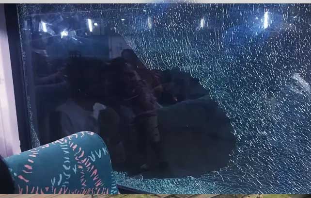 ग्वालियर में शताब्दी एक्सप्रेस पर पथराव, कोच सी-5 की खिड़की का कांच टूटे