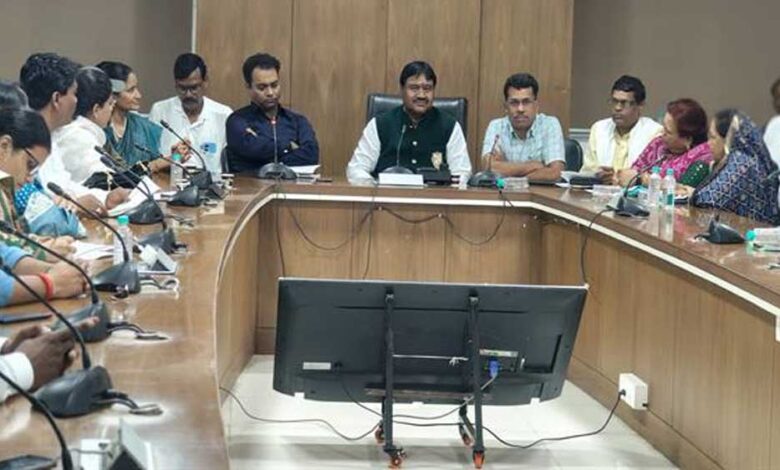 नगरीय-निकायों-में-हरित-क्षेत्र-विस्तार-पर-जनप्रतिनिधि-विशेष-ध्यान-दें