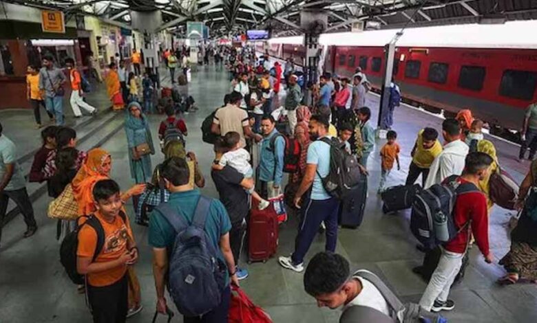 रेलवे-का-सिंहस्थ-में-ट्रेनों-से-एक-करोड़-श्रद्धालुओं-को-लाने-का-लक्ष्य,-रोज-100-ट्रेन-चलाएगा