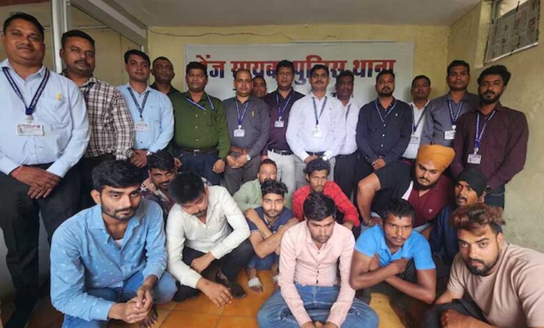 ऑपरेशन-साइबर-शील्ड-के-तहत-11-साइबर-ठग-धराए,-7000-फर्जी-सिम-से-uae-नेपाल-तक-फैला-था-जाल