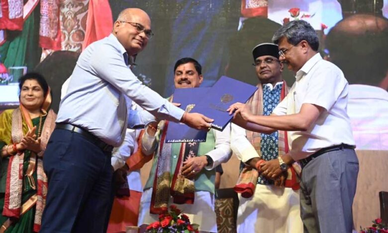मध्यप्रदेश-पर्यटन-विभाग-और-स्कोप-ग्लोबल-स्किल्स-यूनिवर्सिटी-के-बीच-फिल्म-प्रोडक्शन-के-क्षेत्र-में-एमओयू