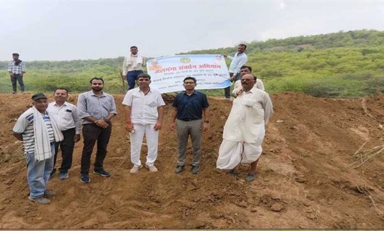 जल-गंगा-संवर्धन-अभियान-:-भू-जल-स्तर-बढ़ाने-के-लिये-खेत-तालाब-और-अन्य-तालाबों-को-प्राथमिकता
