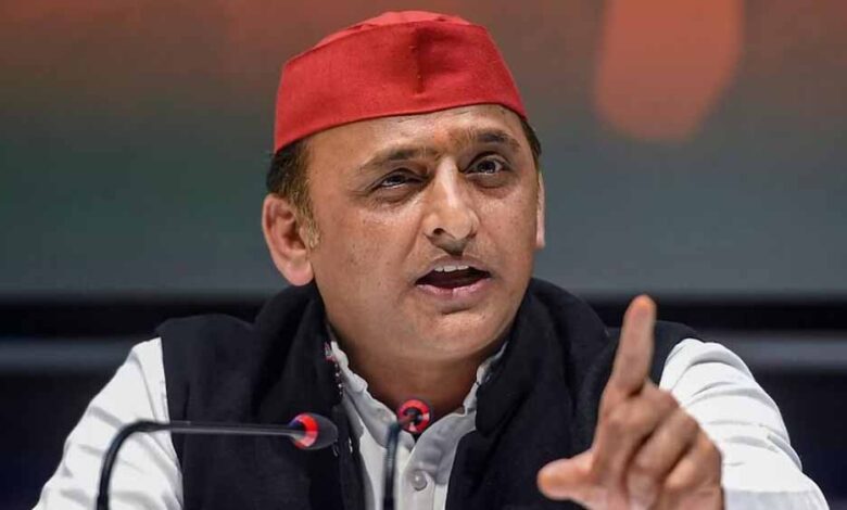 गाजीपुर-में-रक्षा-संपदा-विभाग-ने-जमीनों-से-अवैध-कब्जा-हटाने-की-कार्रवाई-की,-इसकी-जद-में-काफी-लोग-आए