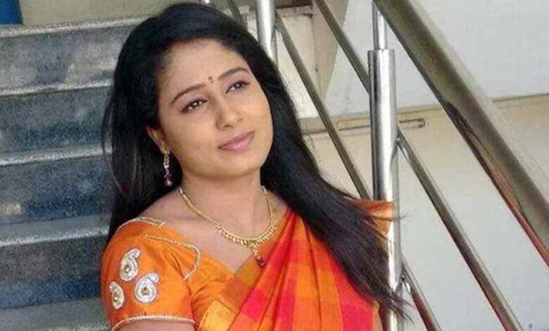 हैदराबाद में महिला एंकर की संदिग्ध मौत, घर में फंदे पर मिला शव – आत्महत्या की आशंका
