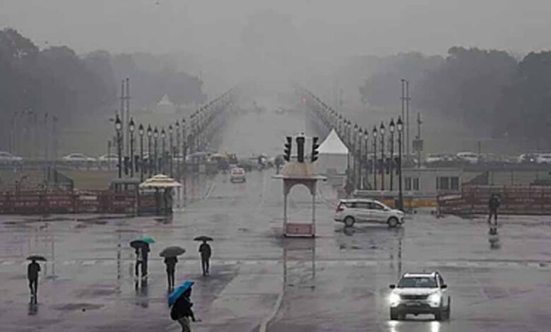 दिल्ली-में-मौसम-अचानक-बदल-गया,-कई-इलाकों-में-तेज-आंधी-के-साथ-बारिश-शुरू-हो-गई,-मौसम-विभाग-ने-किया-अपडेट