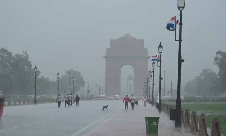 देशभर में समय से पहले पहुंचा मॉनसून, दिल्ली-राजस्थान में बारिश का अलर्ट जारी