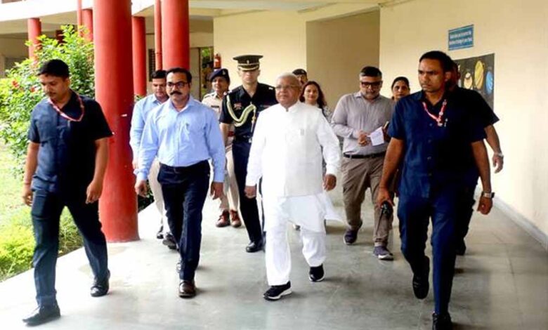 पीएम मोदी जी की बातों से विद्यार्थियों को मिलता उत्साह और प्रेरणा: राज्यपाल