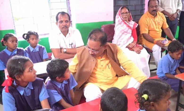 पढ़ाई-ठीक-से-करना-है-न…-मोबाइल-ज्यादा-नहीं-देखना:-मुख्यमंत्री-विष्णु-देव-साय