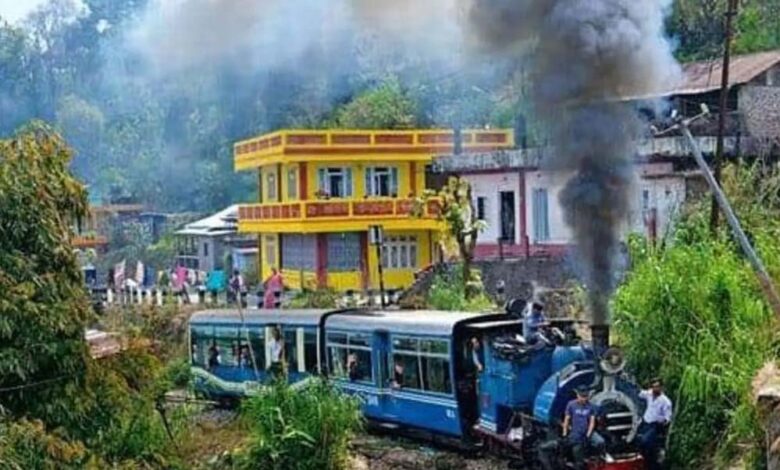 कालका-शिमला-रेलवे-ट्रैक-पर-चल-रहा-रेल-खंड-का-काम,-12-जून-तक-सिर्फ-तारा-देवी-तक-ही-चलेगी-टॉय-ट्रेन