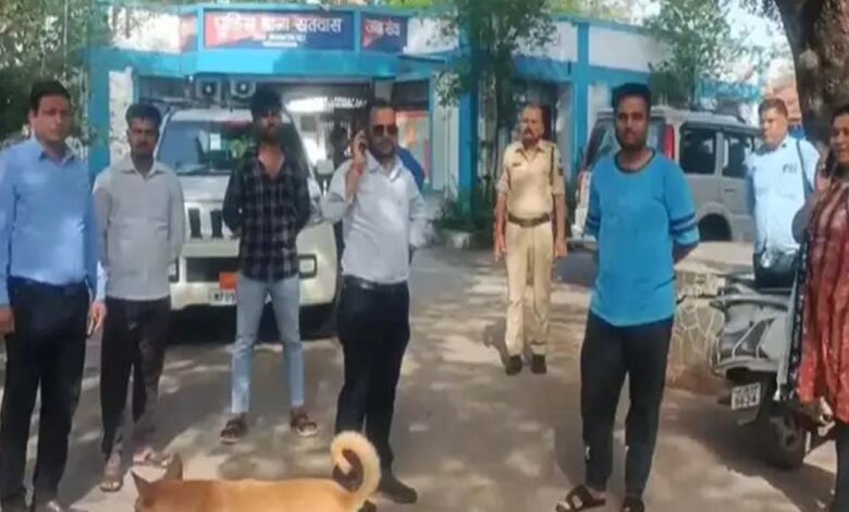 फतेहगढ़-घाट-पर-प्रशासन-ने-अवैध-रेत-उत्खनन-पर-बड़ी-कार्रवाई,-टीम-ने-10-ट्रैक्टर-ट्रॉलियां-कीं-जब्त