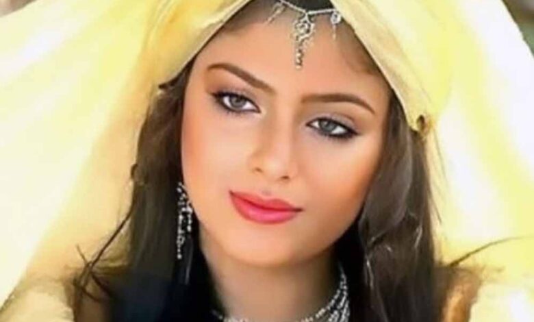 ग्लैमरस-इमेज-को-तोड़ने-के-लिए-‘मिट्टी-और-सोना’-में-निभाएं-दो-अलग-किरदार-:-सोनम-खान