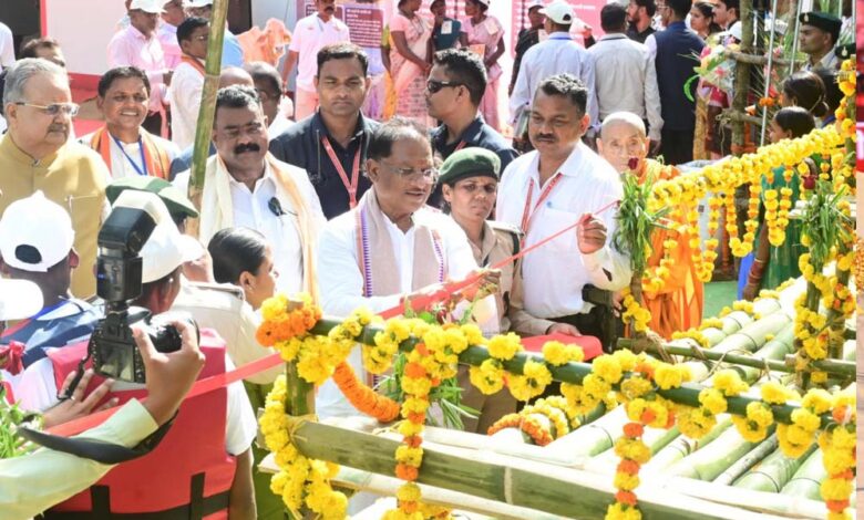 मुख्यमंत्री-ने-भोंगापाल-में-बांस-नौका-विहार-केंद्र-का-किया-शुभारंभ