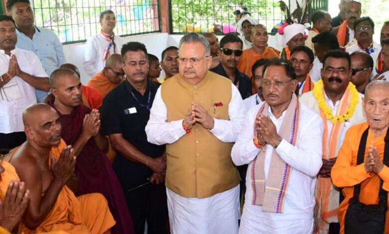 मुख्यमंत्री-विष्णुदेव-साय-ने-भगवान-गौतम-बुद्ध-की-पूजा-अर्चना-कर-प्रदेश-की-जनता-की-सुख-समृद्धि-एवं-खुशहाली-की-कामना