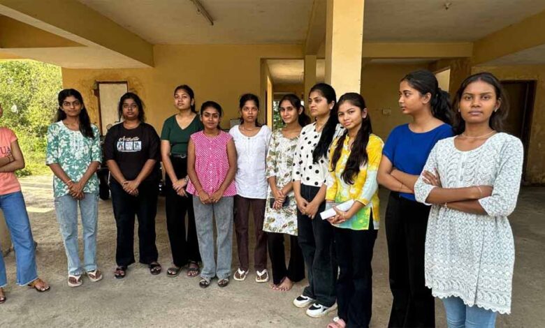 केटीयू-में-छात्राओं-के-साथ-अभद्रता,-कार्रवाई-नहीं-होने-पर-आक्रोशितों-ने-किया-प्रदर्शन