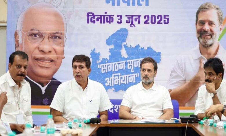 राहुल-गांधी-ने-पार्टी-नेताओं-को-निर्देश-देते-हुए-कहा-कि-गुटबाजी-खत्म-करें-और-मिलकर-कामकरें