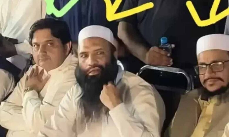 पाकिस्तान-के-पंजाब-प्रांत-की-विधानसभा-के-अध्यक्ष-मलिक-अहमद-खान-अपनी-हरकतों-को-लेकर-सुर्खियों-में