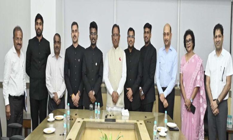 मुख्यमंत्री-विष्णुदेव-साय-से-भारतीय-प्रशासनिक-सेवा-2024-बैच-के-प्रशिक्षु-अधिकारियों-ने-की-सौजन्य-मुलाकात