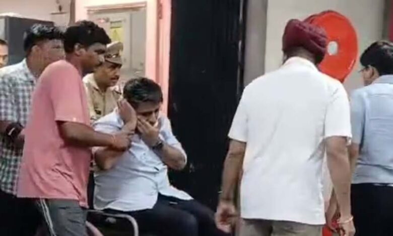 इनकम-टैक्स-ज्वाइंट-कमिश्नर-योगेंद्र-मिश्रा-निलंबित,-irs-अफसर-पर-किया-था-हमला