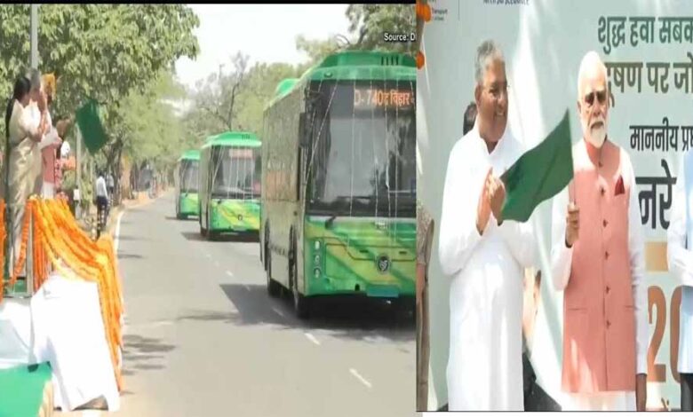 पीएम-मोदी-ने-दिल्लीवालों-को-दिया-200-नई-इलेक्ट्रिक-बसों-का-तोहफा,-दिखाई-हरी-झंडी