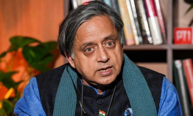 राहुल-गांधी-के-‘सरेंडर’-वाले-विवाद-में-शशि-थरूर-की-एंट्री,-बोले-भारत-को-किसी-तीसरे-पक्ष-की-जरूरत-नहीं-है…