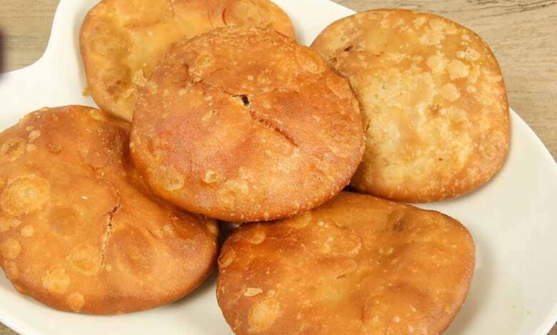 घर-पर-बनाएं-प्‍याज-की-कचौड़ी