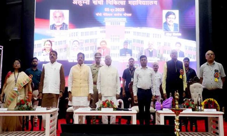 सिकल-सेल-रोग-अनुसंधान-के-लिए-चिकित्सक-आगे-आएं:-राज्यपाल-पटेल