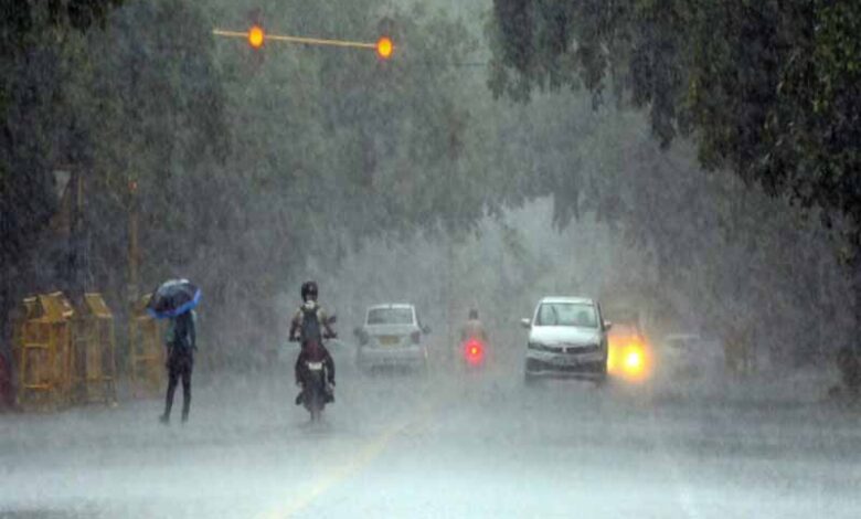 उत्तर-प्रदेश-में-एक-बार-फिर-मौसम-का-मिजाज-बादला