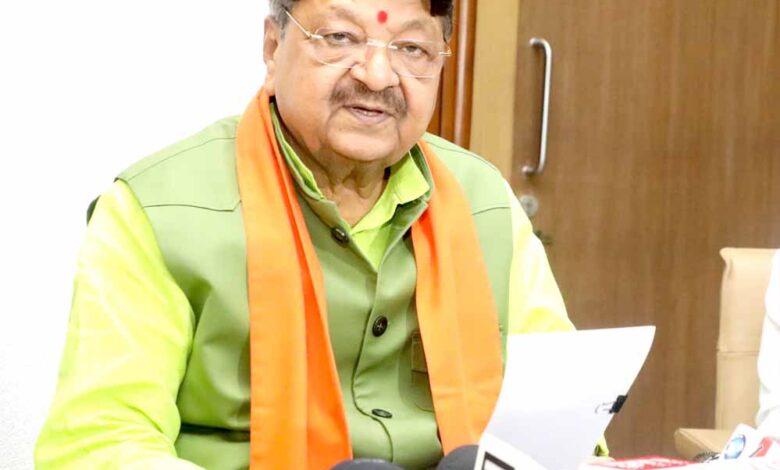 मंत्री-विजयवर्गीय-का-सामाजिक-बदलाव-पर-कटाक्ष-बोले-–-कम-कपड़े-वाली-लड़कियां-मुझे-अच्छी-नहीं-लगती