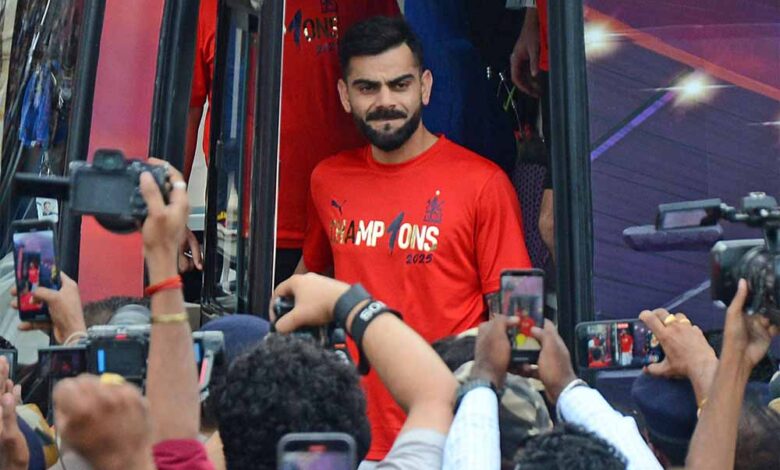 भगदड़-हादसे-में-विराट-कोहली-के-खिलाफ-भी-शिकायत-दर्ज-कराई-गई,-शिकायत-पर-आया-पुलिस-का-रिएक्शन