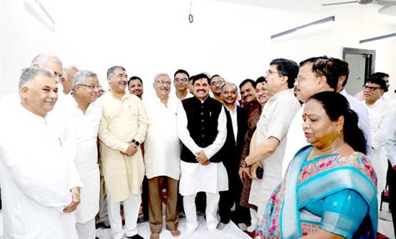 मुख्यमंत्री-डॉ.-यादव-स्वदेश-समाचार-पत्र-के-कार्यक्रम-में-हुए-सम्मिलित