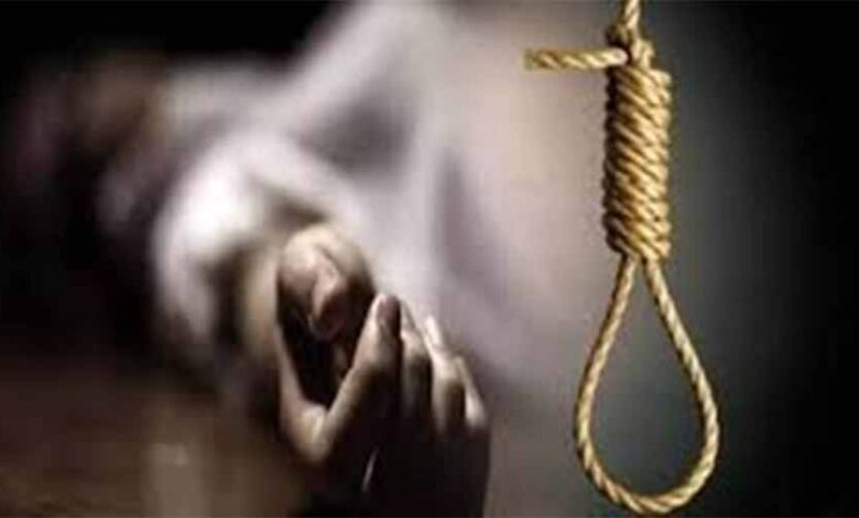 तखतपुर-ताज-मेटाडोर-सर्विस-में-हेल्पर-का-काम-करने-वाले-युवक-ने-फांसी-लगाकर-की-आत्महत्या