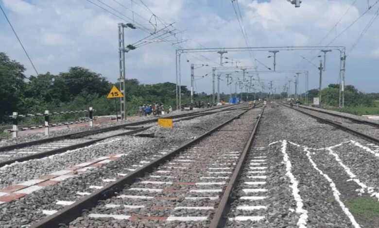 इंदौर-शहर-से-भी-आगे-जाएंगी-ट्रेन,-मुंबई-तक-होगा-सीधा-रूट,-दिसंबर-तक-खत्म-होगा-काम!