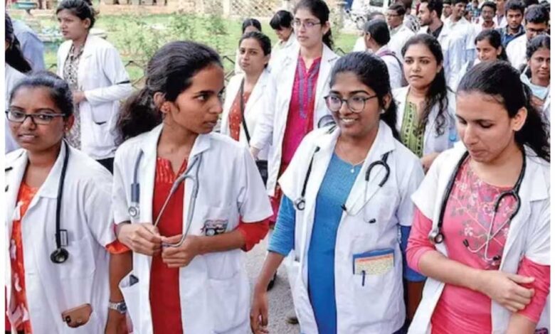 प्रदेश-के-दूरस्थ-इलाकों-में-स्वास्थ्य-केंद्रों-में-जुलाई-से-दो-हजार-डॉक्टरों-की-सेवाएं-मिलेंगी