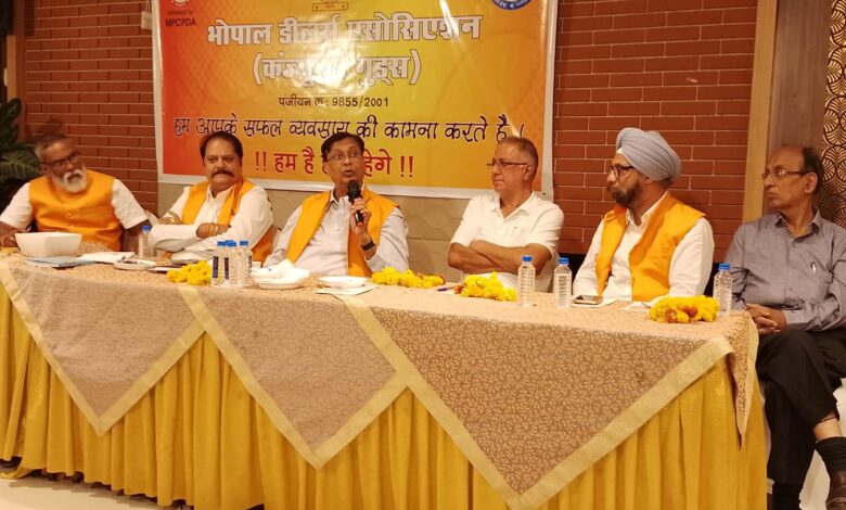 कंपनियों-की-भेदभावपूर्ण-नीतियां-व-स्थानीय-प्रशासन-से-सहयोग-ने-मिलने-से-दोतरफा-संकट-का-सामना-कर-रहे-डिस्ट्रीब्यूटर्स