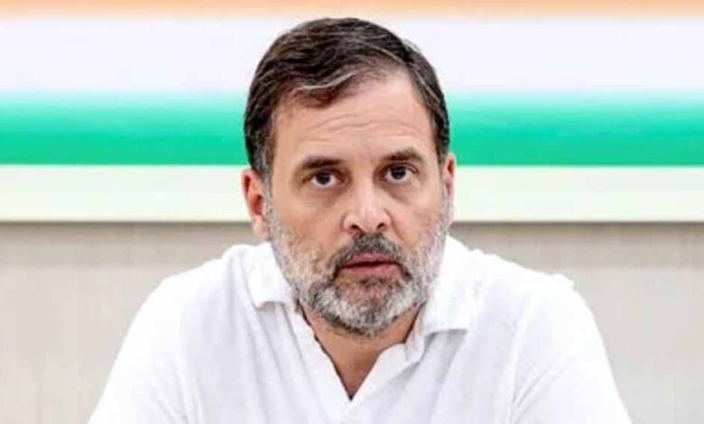 मुंब्रा-रेलवे-स्टेशन-के-पास-एक-चलती-लोकल-ट्रेन-से-कई-यात्री-गिरे,-इस-हादसे-में-6-लोगों-की-मौत,-राहुल-गांधी-ने-bjp-को-जमकर-घेरा