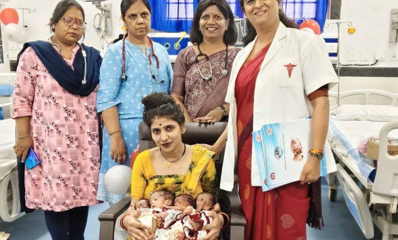 दो-माह-पूर्व-जन्मे-चारों-प्रीमेच्योर-शिशु-पूरी-तरह-स्वस्थ,-मां-और-शिशु-डिस्चार्ज