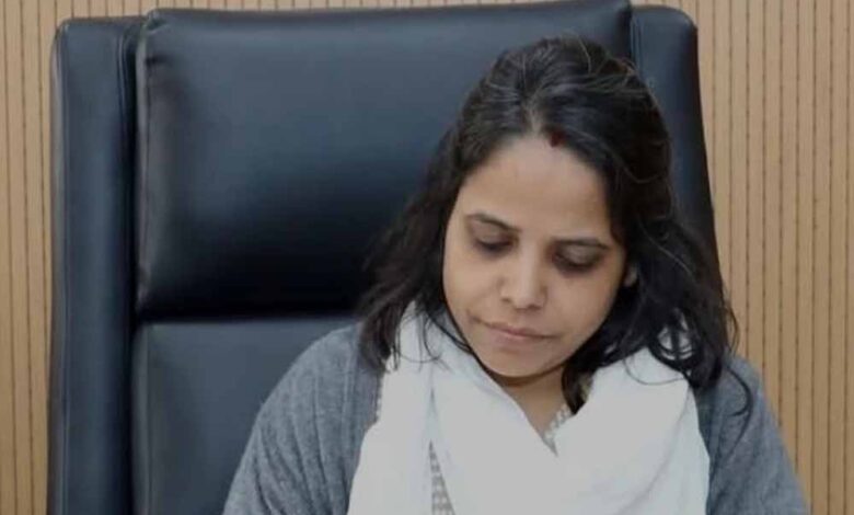 कलेक्टर-नेहा-ने-मारव्या-पत्रकारों-के-बिना-अनुमति-कलेक्ट्रेट-में-प्रवेश-को-प्रतिबंधित-कर-दिया-था,-अब-लिया-यू-टर्न
