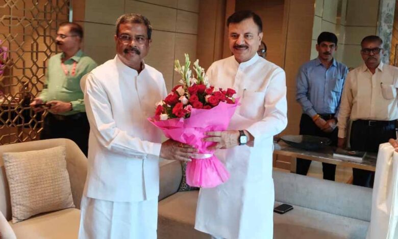 नई-राष्ट्रीय-शिक्षा-नीति-के-अनुरूप-प्रदेश-में-मातृ-भाषा-को-दिया-जाये-बढ़ावा