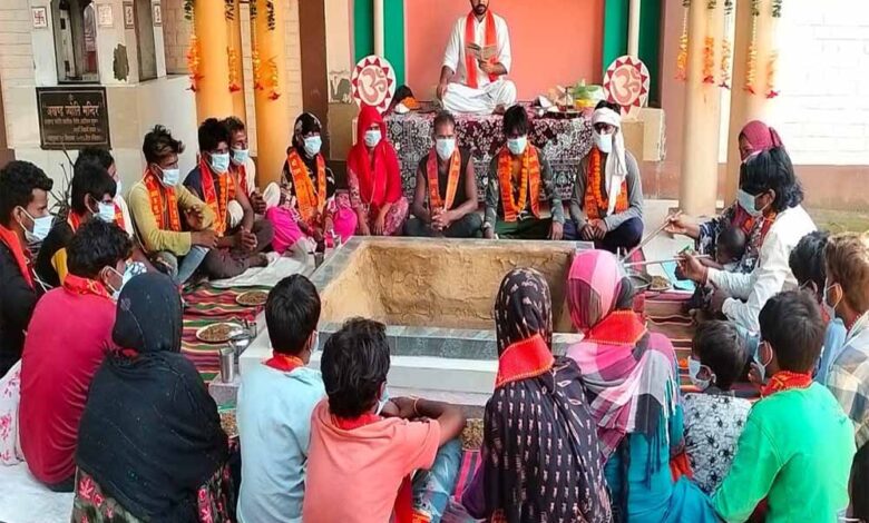 up-में-12-लोगों-ने-छोड़ा-इस्लाम,-लौटे-हिंदू-धर्म-में;-जलालुद्दीन-पर-धर्मांतरण-का-आरोप