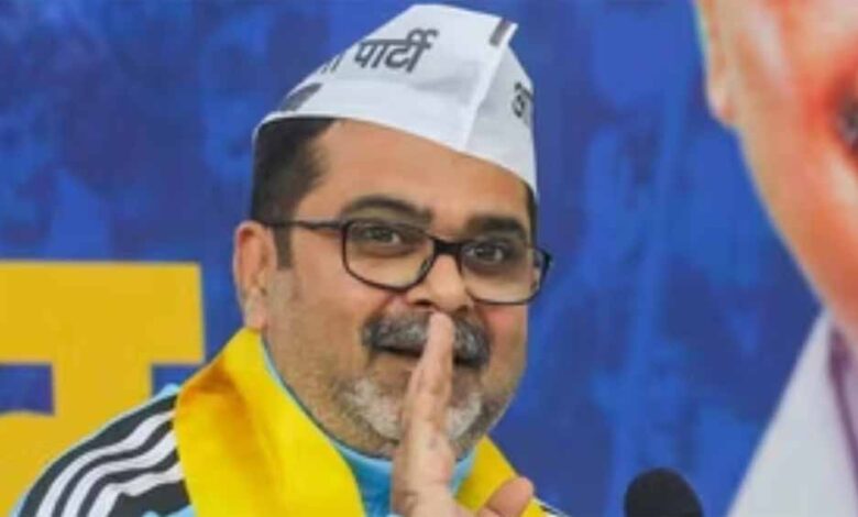 अवध-ओझा-का-हमला:-मुझे-हराने-pm-को-भी-छूना-पड़ा-विरोधी-के-पैर