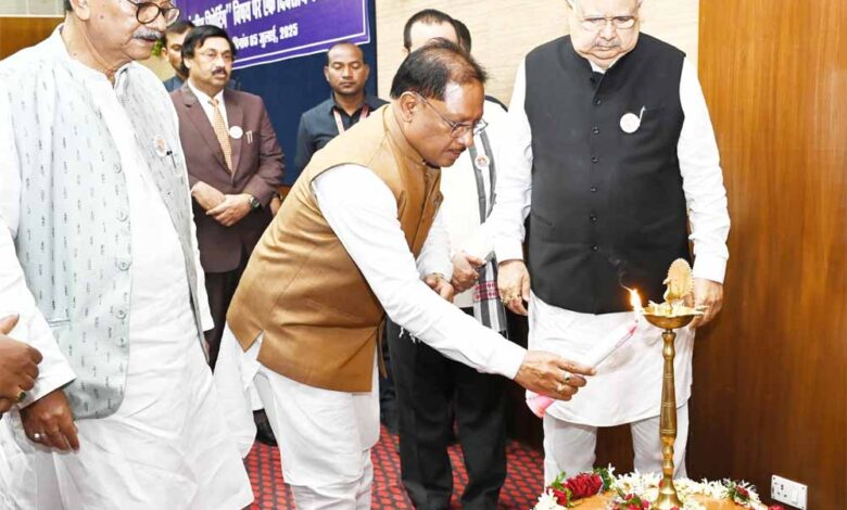 विधानसभा-की-कार्यवाही-से-आमजनों-को-अवगत-कराने-में-संसदीय-पत्रकार-निभाते-हैं-बड़ी-भूमिका-:-मुख्यमंत्री-साय