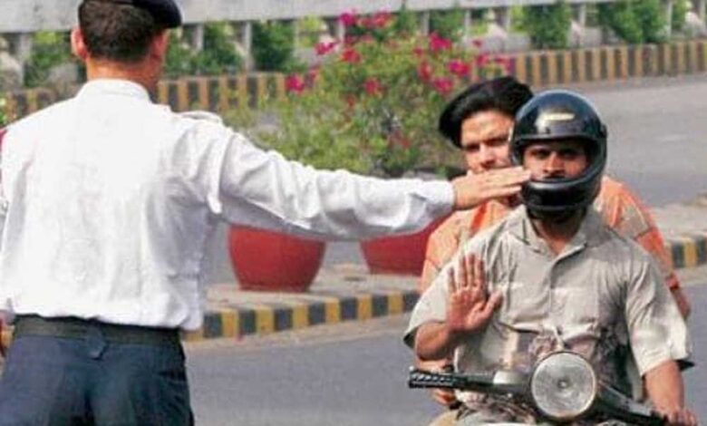 जिला-प्रशासन-का-सख्त-निर्देश-सभी-अधिकारी-कर्मचारी-पहनें-हेलमेट-वरना-होगी-कार्रवाई