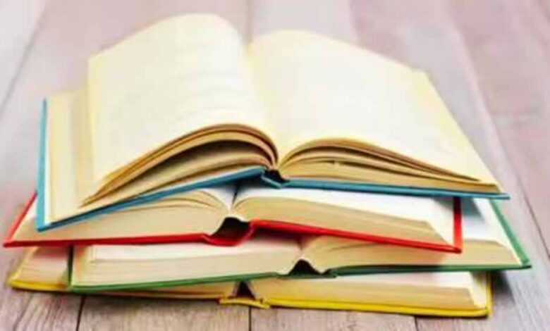 स्कूली-किताबों-में-जुड़ेंगे-राज्यपाल-के-अधिकार-और-रिसॉर्ट-पॉलिटिक्स,-जानिए-किस-राज्य-ने-लिया-फैसला