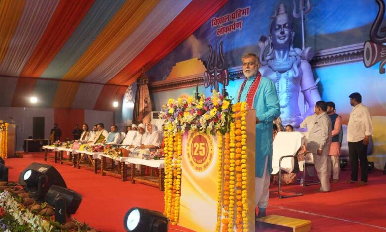 धर्म सनातन की ध्वजा लेकर देश को आगे बढ़ाने का हो रहा है कार्य