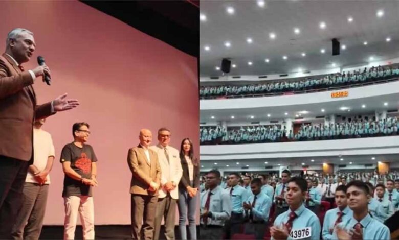 ‘तन्वी-द-ग्रेट’-को-मिला-‘स्टैंडिंग-ओवेशन’-तो-गदगद-हुए-अनुपम-खेर,-बोले-‘40-साल-के-करियर-में-सबसे-यादगार-पल’