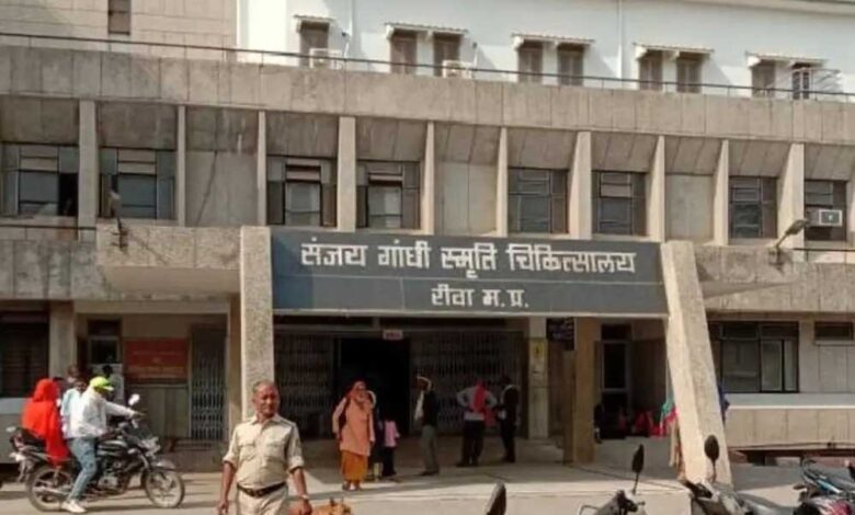 रीवा-नर्सिंग-छात्राओं-के-साथ-लैंगिक-उत्पीड़न,-80-छात्राओं-ने-डॉक्टर-पर-लगाए-गंभीर-आरोप