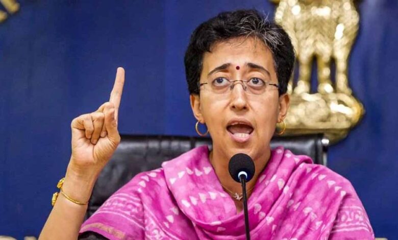 दिल्ली-सरकार-के-फैसले-पर-बरसीं-आतिशी,-कहा–-तुगलकी-फरमान-से-मिडिल-क्लास-परेशान