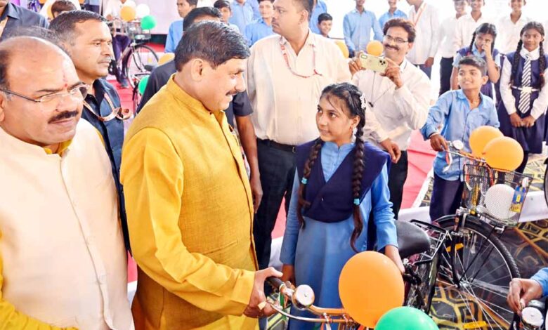 सांदीपनि-विद्यालय-विद्यार्थियों-के-सर्वांगीण-विकास-के-केन्द्र-बनकर-उभरे-:-मुख्यमंत्री-डॉ.-यादव